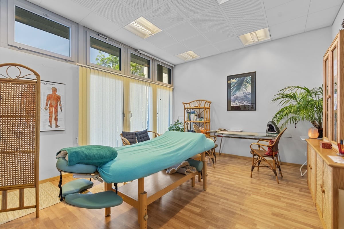 Treatment room with a view of the garden
